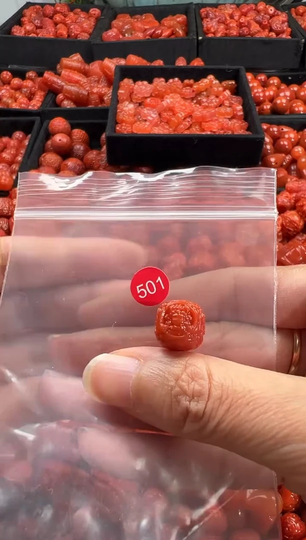 颈饰未镶嵌南红玛瑙1