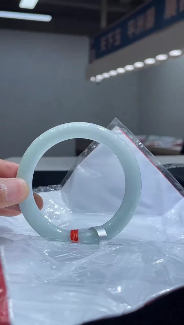 未镶嵌手镯翡翠5