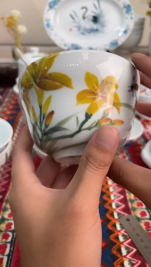 摆件景德镇手工手绘高温釉下高白泥陶瓷葫芦碗鸢尾花