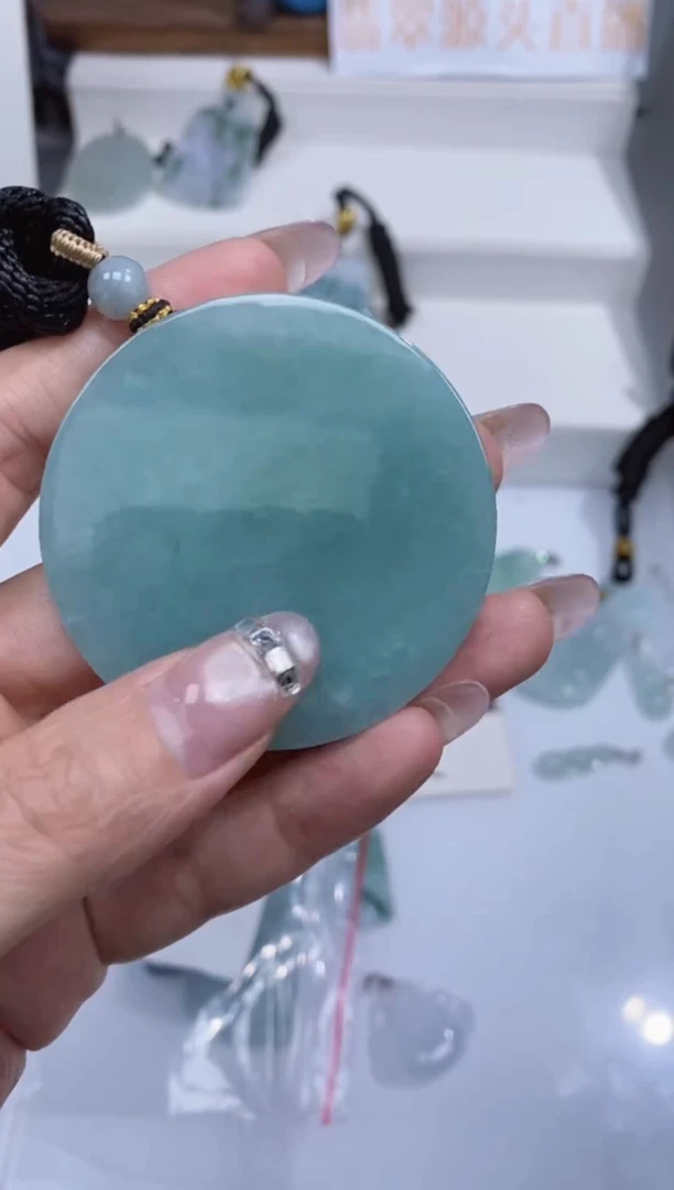 颈饰未镶嵌翡翠吊坠