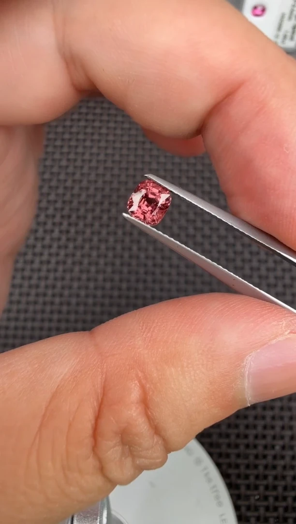 裸石未镶嵌尖晶石0.97ct-A0293