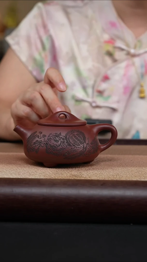 茶壶紫砂龙血砂松鼠石瓢MH-2028