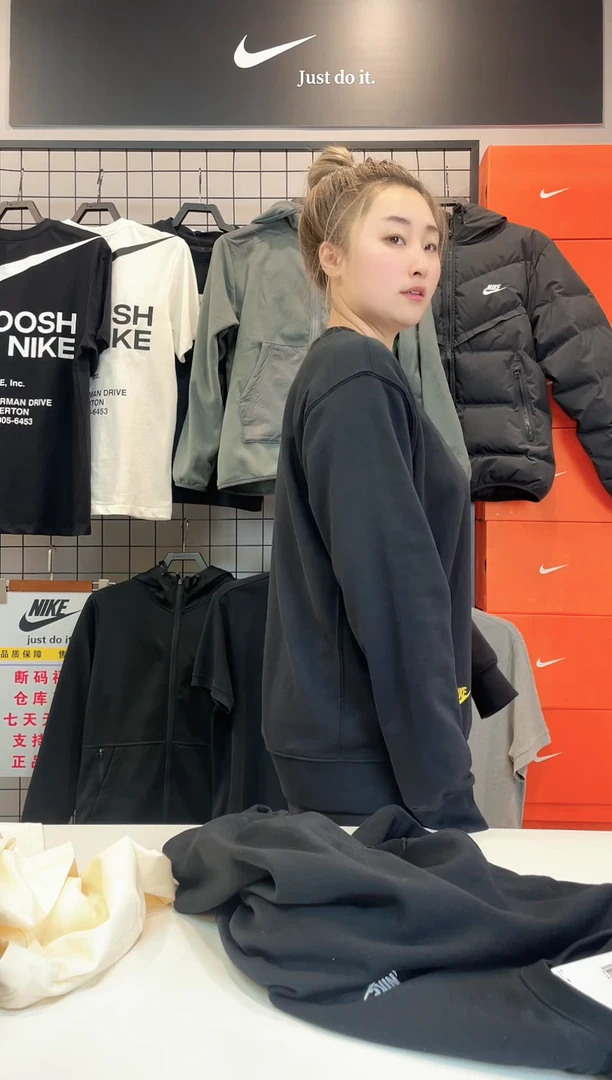 6915 黑色多沟卫衣XL码160斤-180斤 不退换