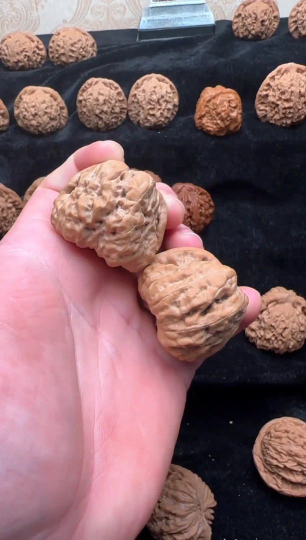 核桃把件44尺蛤蟆头核雕把件