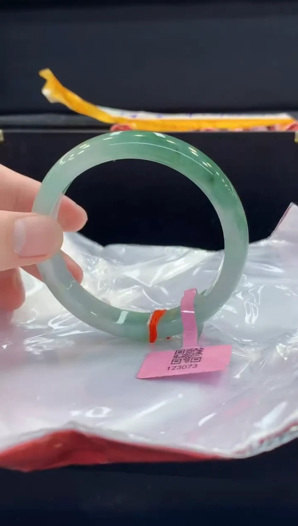 未镶嵌手镯翡翠翡翠手镯
