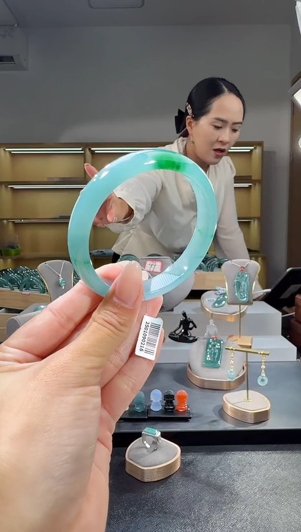 未镶嵌手镯翡翠60圈