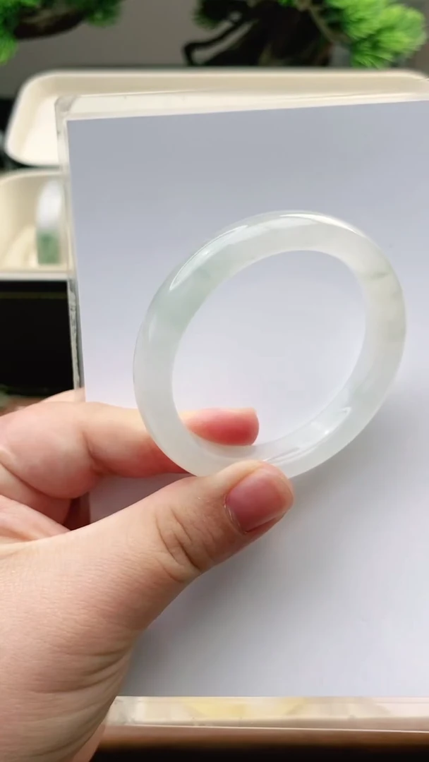 【闪购商品】石英质玉手镯未镶嵌50