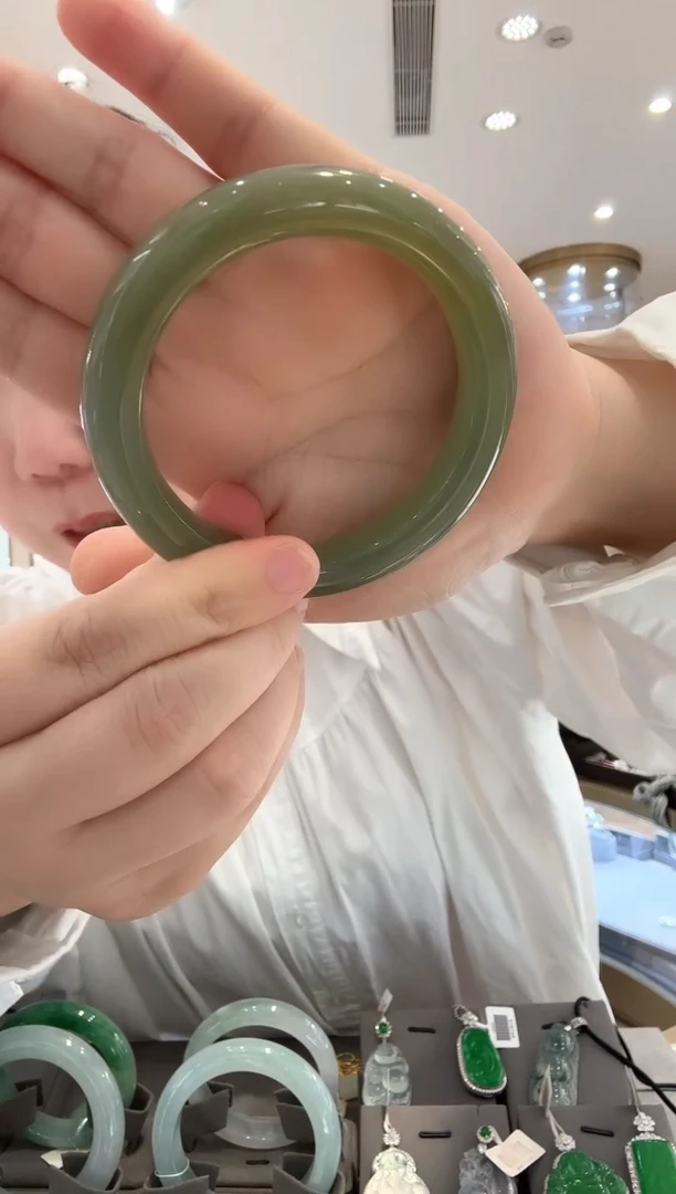 未镶嵌手镯和田玉046  圈口57