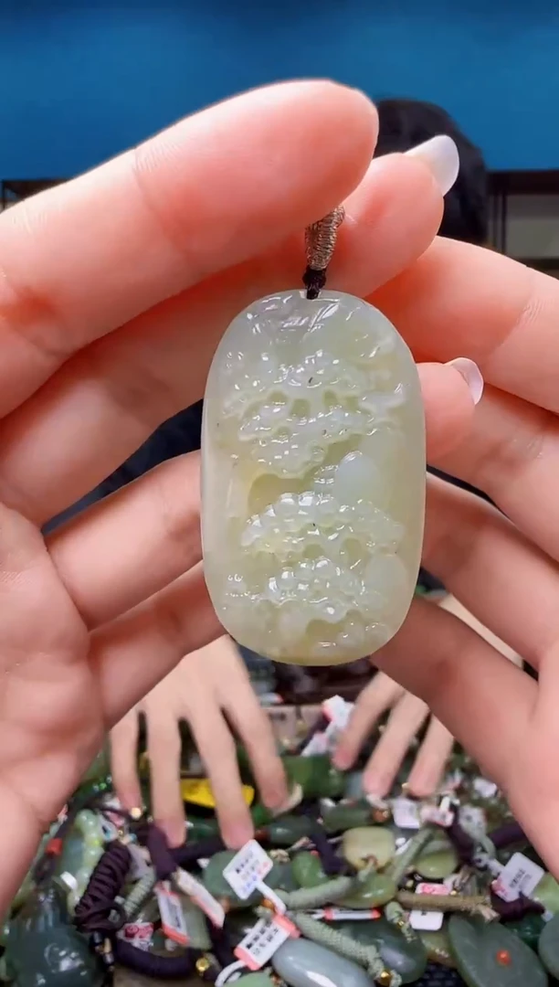 颈饰未镶嵌和田玉1