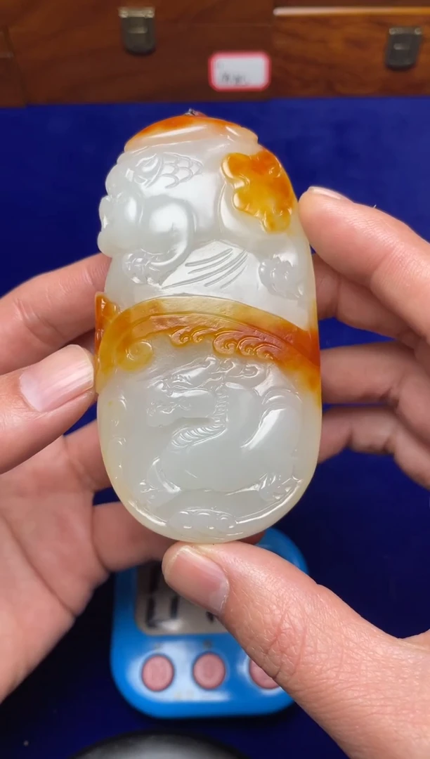 未镶嵌和田玉把件乡*人和田玉