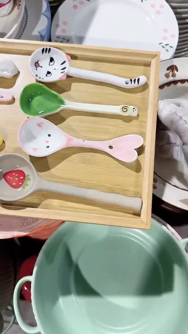 陶瓷4个勺子微瑕 凑满20元包邮