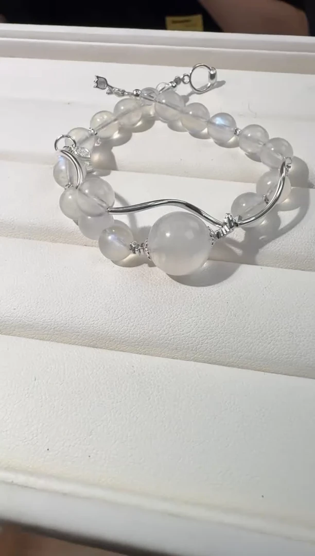 【闪购商品】长石手链银S925镶嵌蓝月ot扣设计款