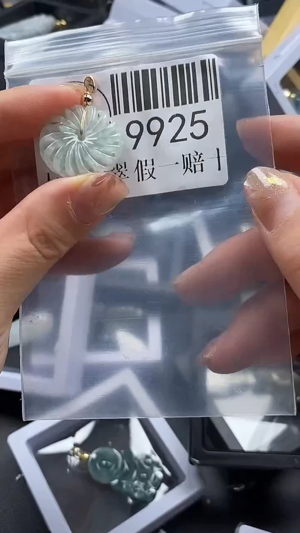 吊坠(不含链)未镶嵌翡翠9925