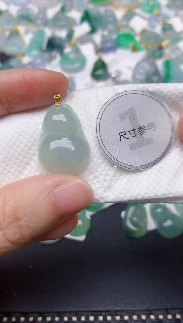 颈饰18K金镶嵌翡翠天然缅甸A货翡翠