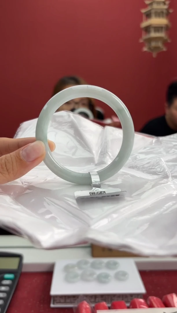 翡翠手镯（圆镯）未镶嵌1手镯