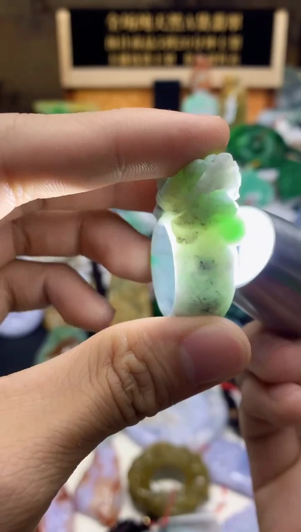 颈饰未镶嵌翡翠天然A货翡翠
