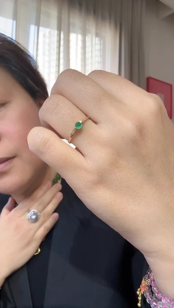 【闪购商品】祖母绿戒指18K金镶嵌戒指