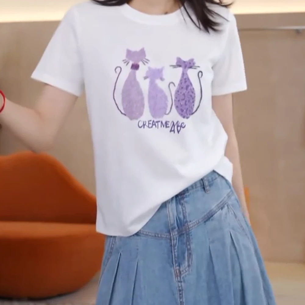 【三只小猫】气质显瘦印花短袖T恤女2025夏季新款正肩白色上衣