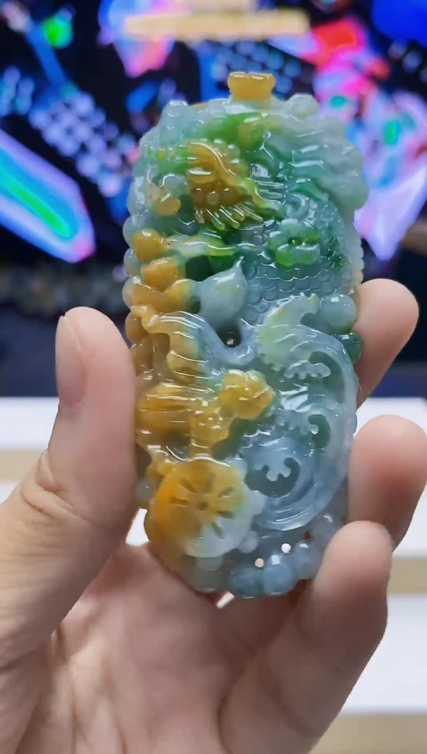 未镶嵌定制翡翠-毛货挂件 （赠珠链）21