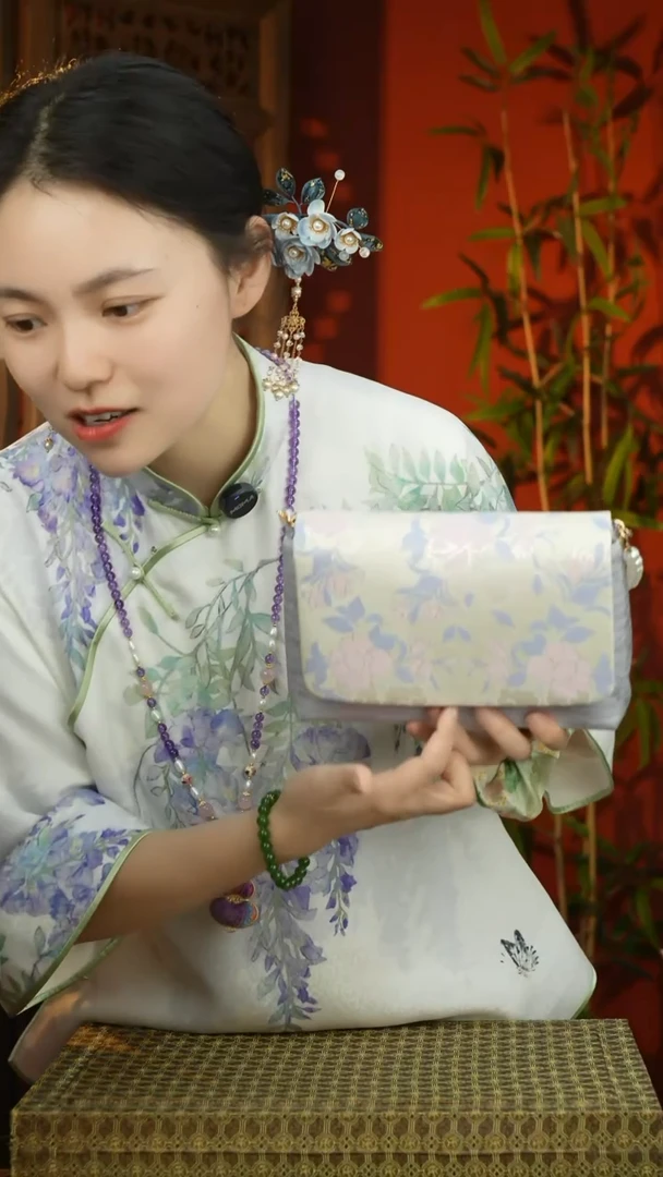 刺绣非遗宋锦豆腐包