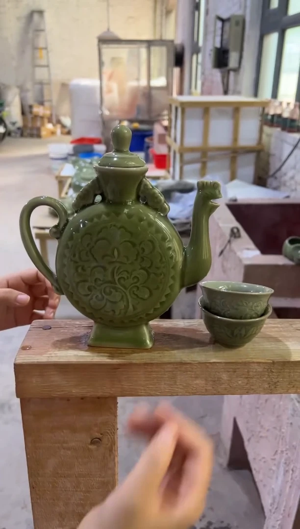 微瑕耀州窑青瓷凤鸣壶+莲纹小杯2