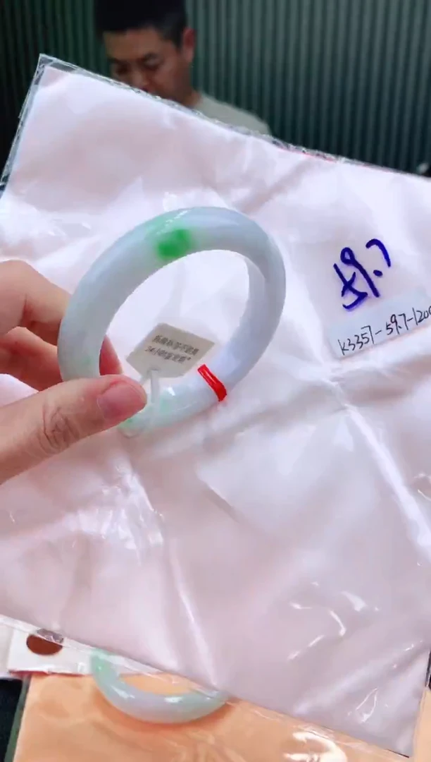 未镶嵌手镯翡翠59+