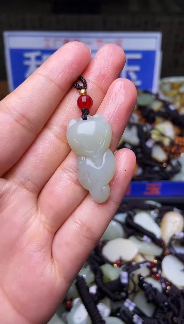 和田玉未镶嵌颈饰1