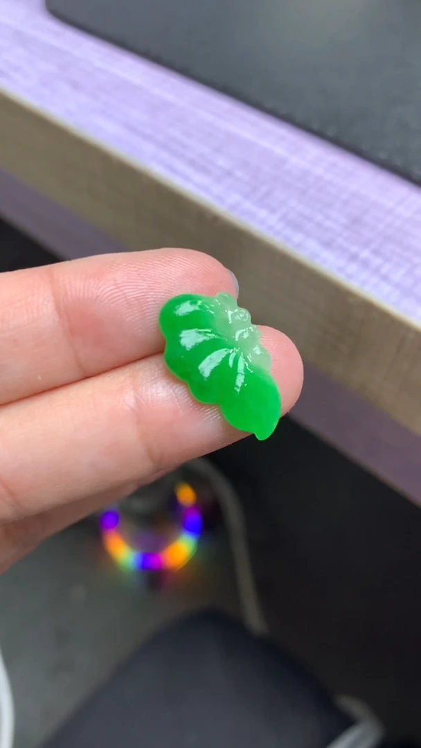 未镶嵌定制翡翠毛货