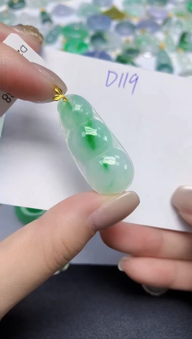 颈饰18K金镶嵌翡翠天然缅甸翡翠A货翡翠百元以上9元证书费自理
