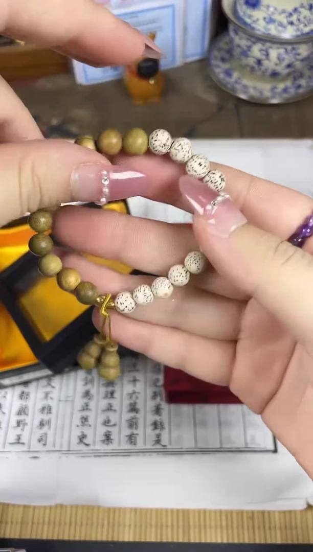 非洲檀香手串/手链菩提木质玉石手串/多发性其一/不带盒子