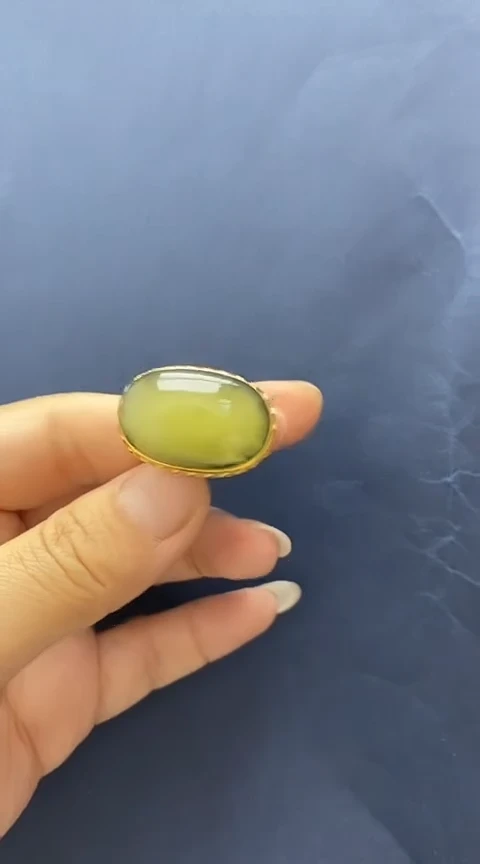 裸石琥珀未镶嵌戒指