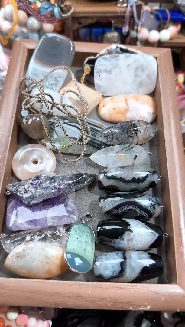 玛瑙/玉髓吊坠(赠链)未镶嵌5645+64646