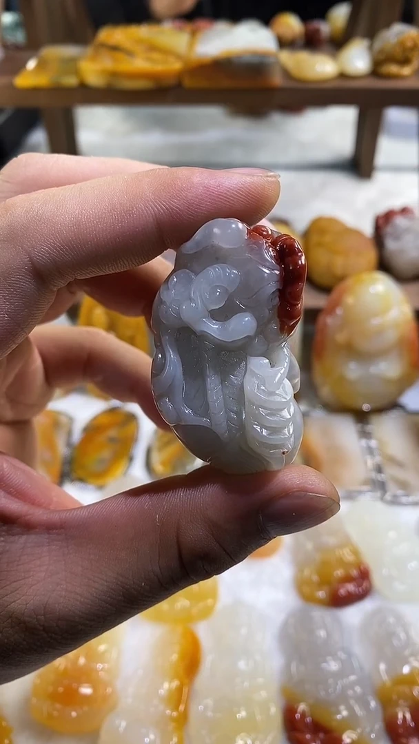 未镶嵌石英质玉（黄龙玉）吊坠(不含链)黄龙玉貔貅