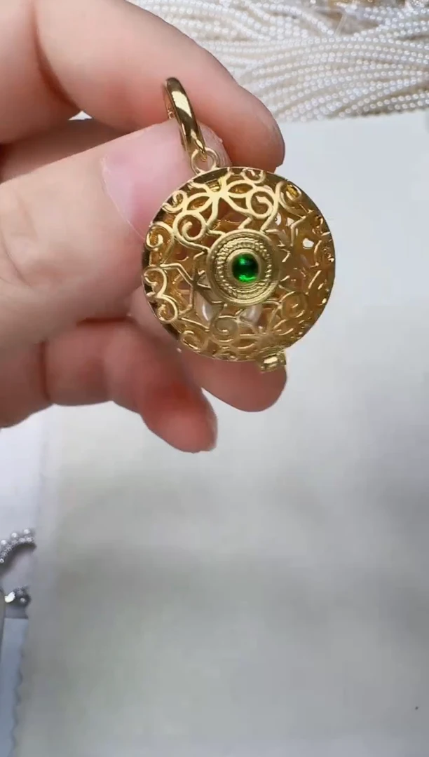 淡水珍珠合金颈饰罗盘