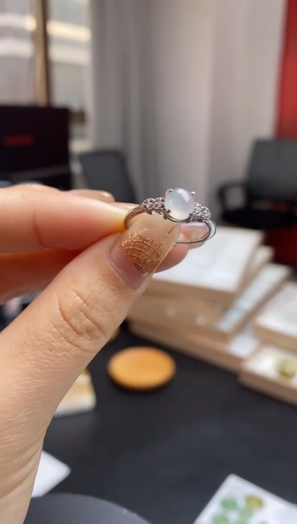【闪购商品】定制翡翠银S925镶嵌翡翠戒指~