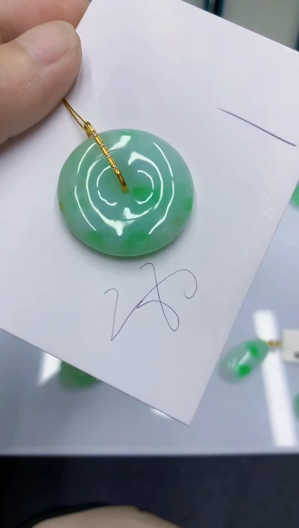 颈饰18K金镶嵌翡翠翡翠