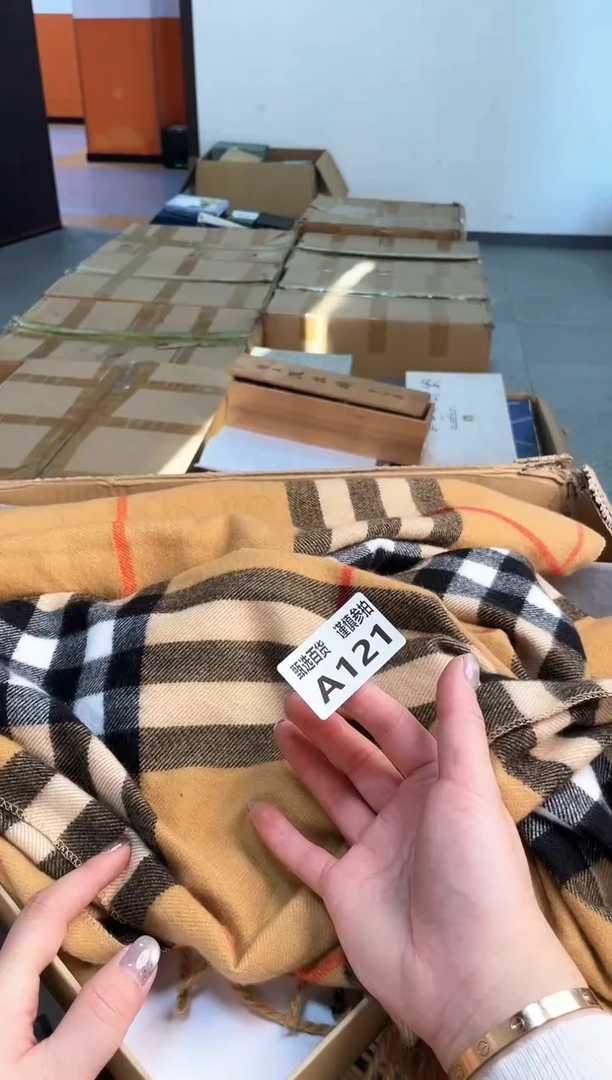 爱**使甄选百货 谨慎参拍