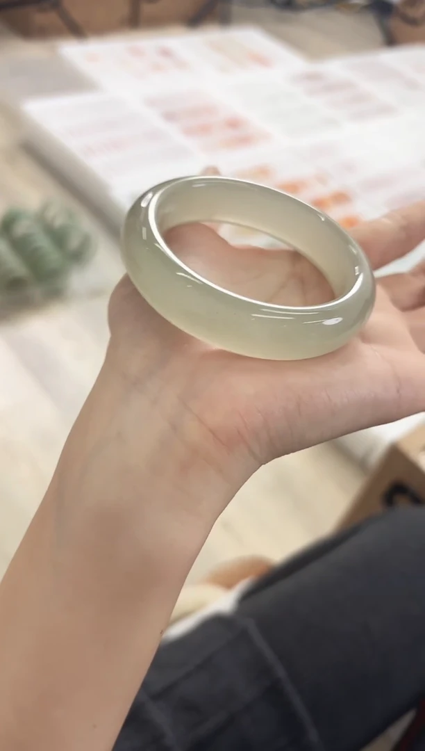 未镶嵌手镯石英质玉68-50D