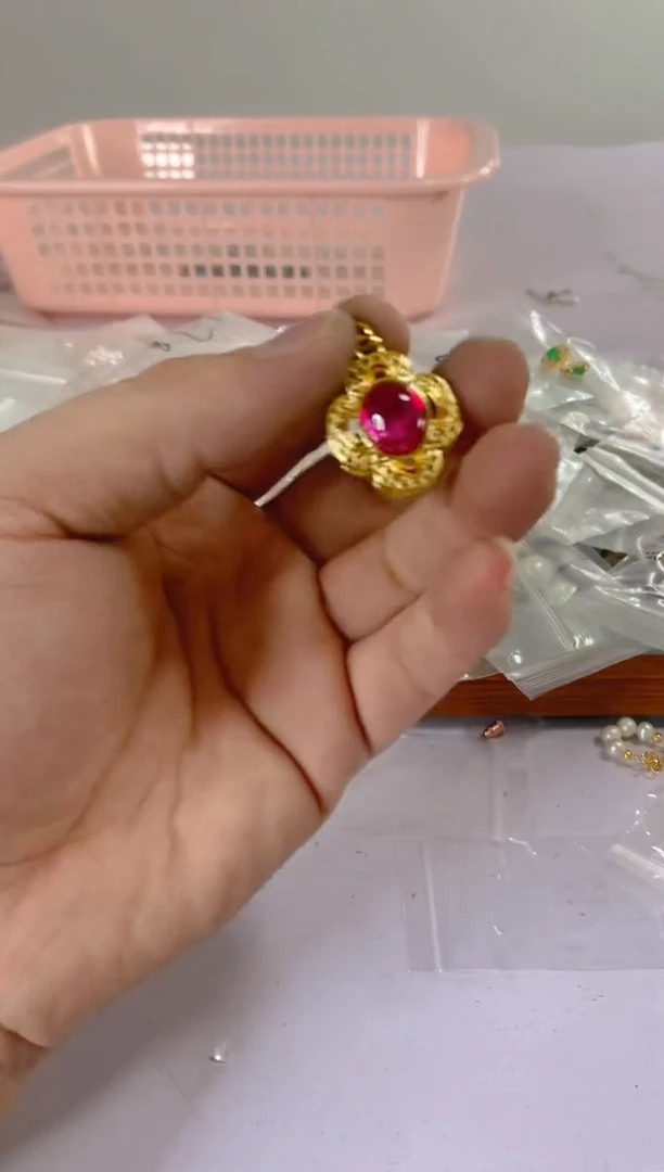 【闪购商品】水晶颈饰银S925镶嵌997红宝，蓝宝，多样性发一件赠链