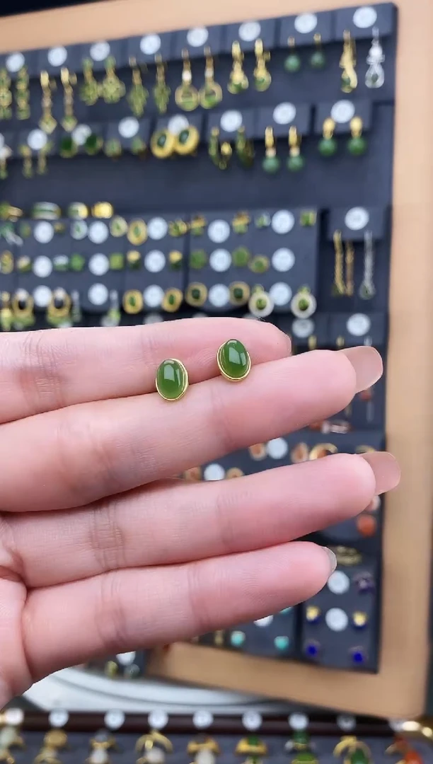 银S925镶嵌和田玉（碧玉）耳饰蛋面