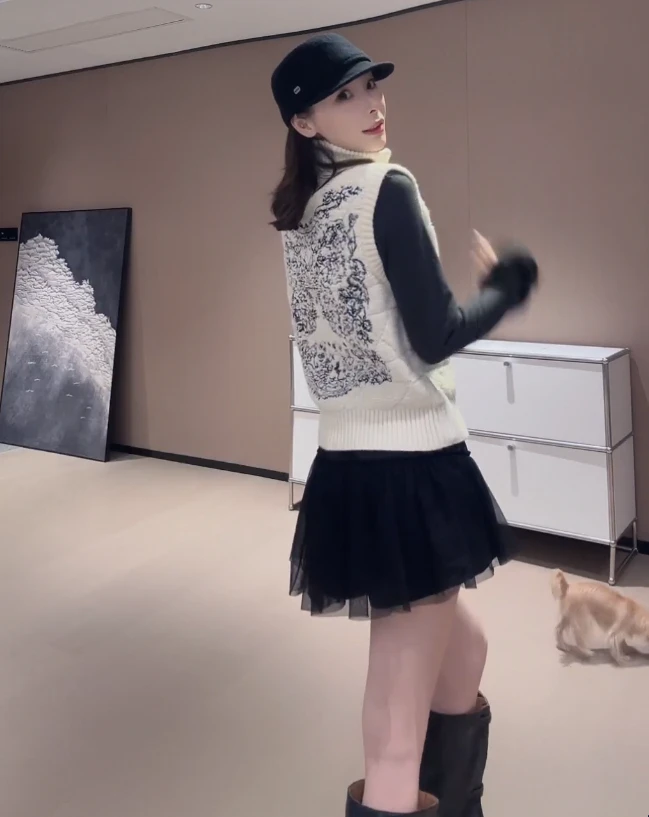 KK颜小新【蜜】设计感小众时尚气质舒适休闲日常秋季上衣