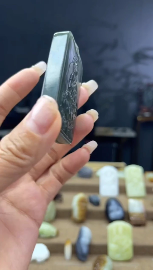 颈饰未镶嵌和田玉1