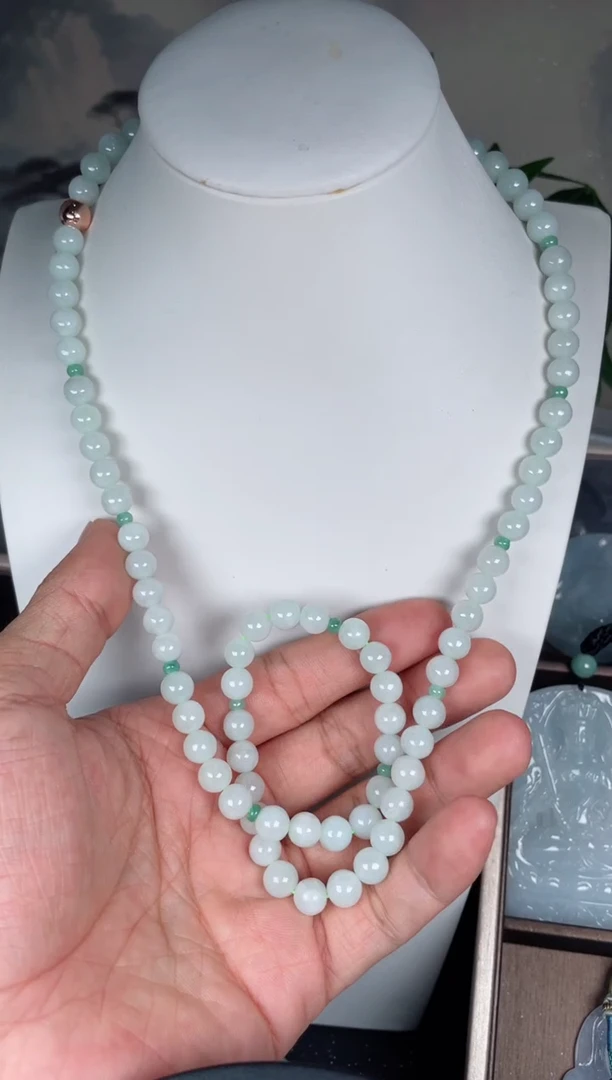 翡翠未镶嵌颈饰