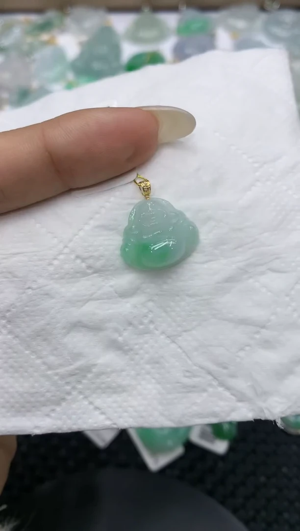 颈饰18K金镶嵌翡翠111111111111