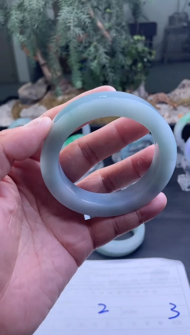 未镶嵌手镯定制翡翠杜****。手镯