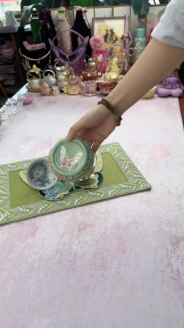 41 绿色蝴蝶 木托带链