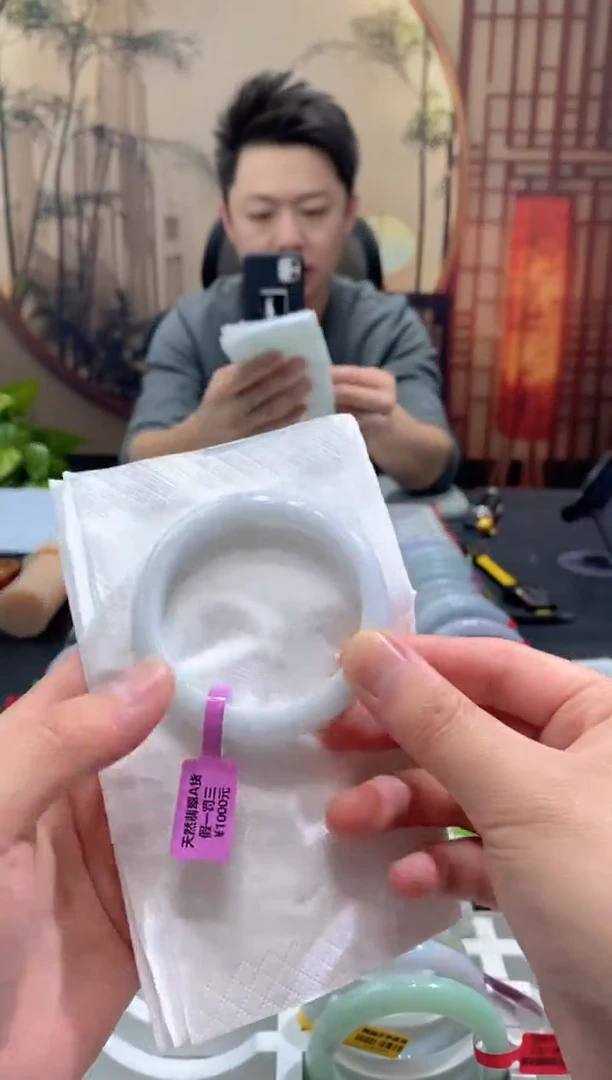 未镶嵌手镯翡翠000085056