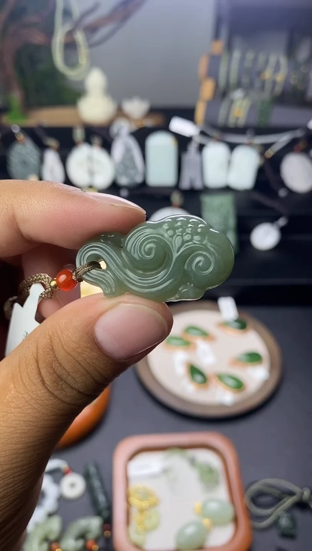 颈饰未镶嵌和田玉1