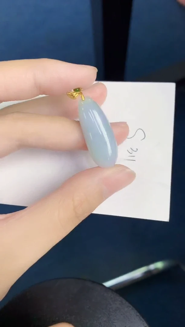 翡翠未镶嵌颈饰天然翡翠缅甸A货