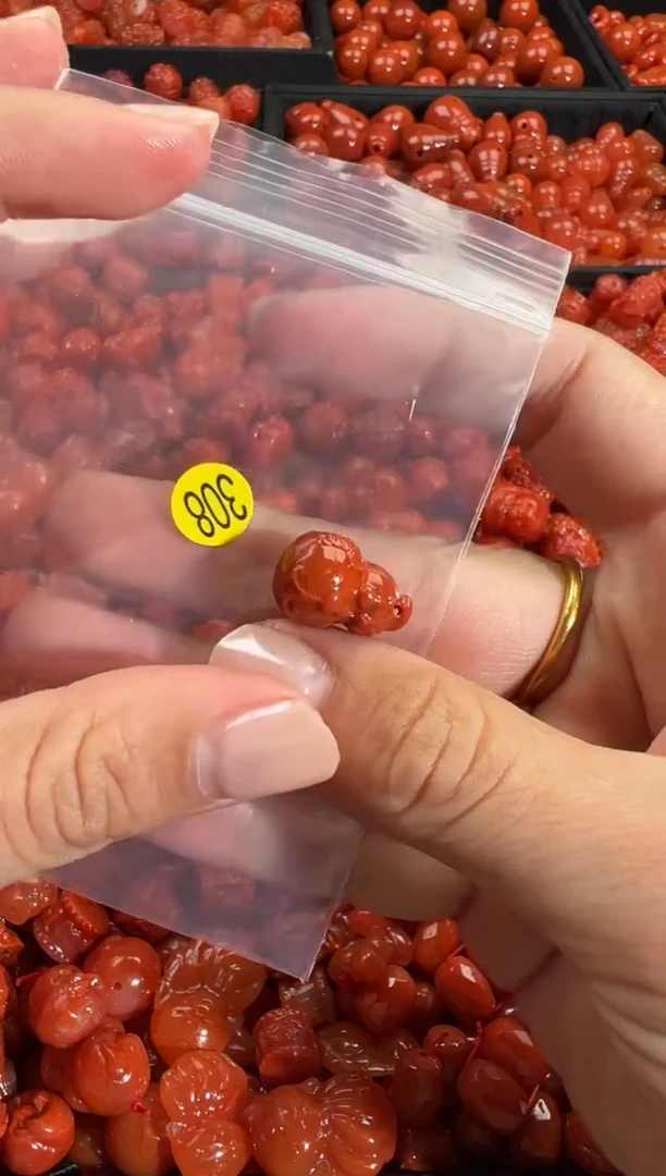 颈饰未镶嵌南红玛瑙1